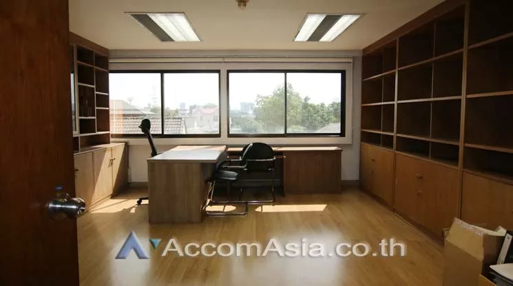 6  Office Space For Rent in Phaholyothin ,Bangkok BTS Ari at Thirapol Building AA14126